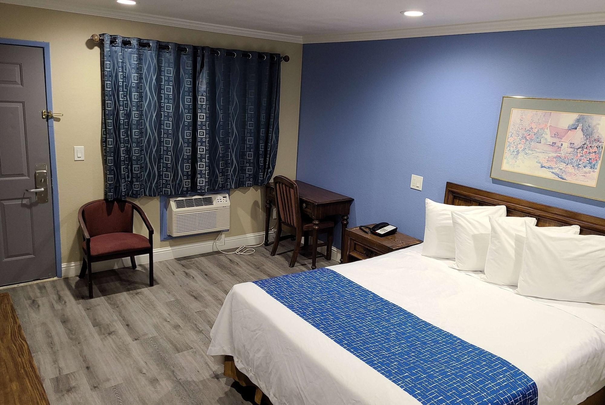 Travelodge By Wyndham Клирлейк Экстерьер фото