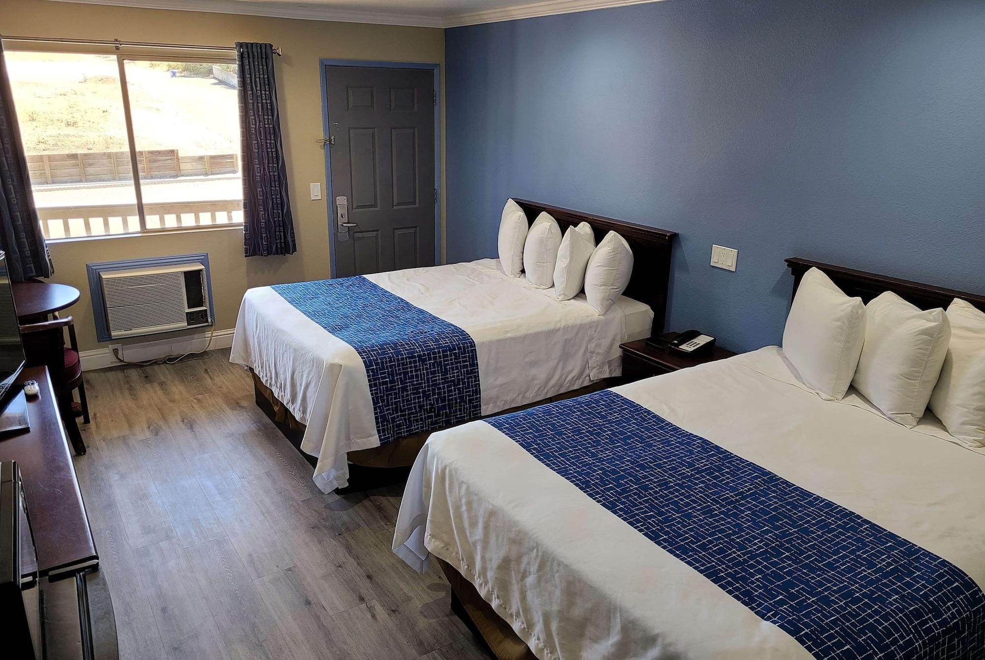 Travelodge By Wyndham Клирлейк Экстерьер фото