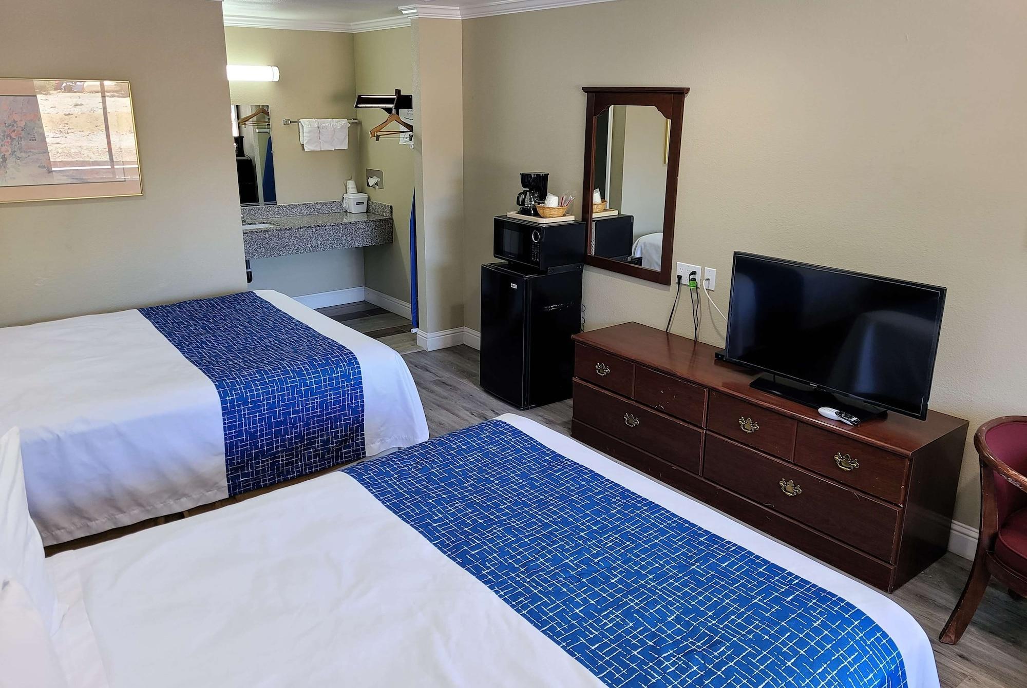 Travelodge By Wyndham Клирлейк Экстерьер фото