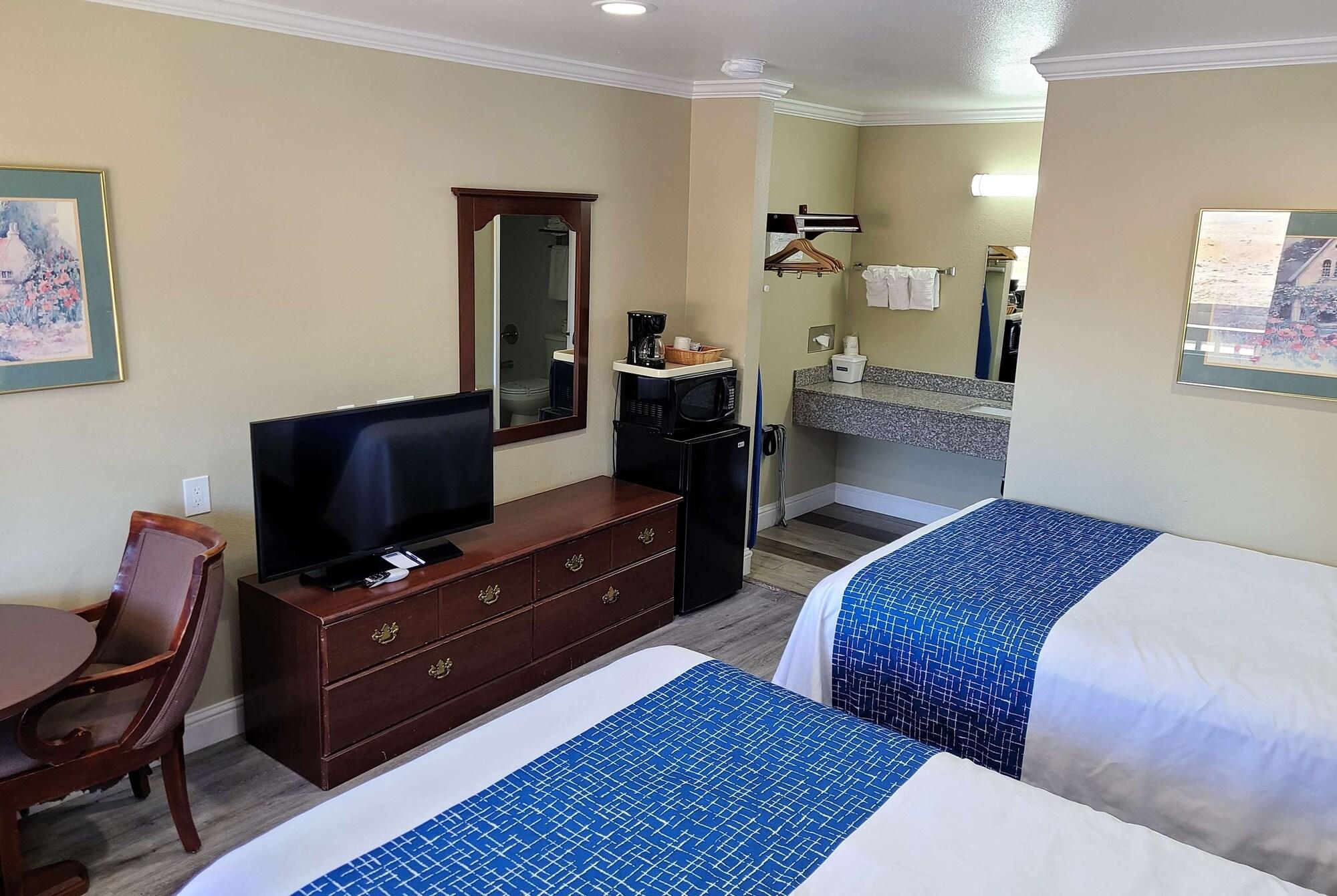 Travelodge By Wyndham Клирлейк Экстерьер фото