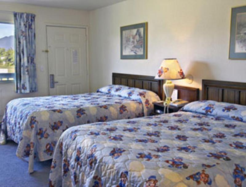 Travelodge By Wyndham Клирлейк Экстерьер фото